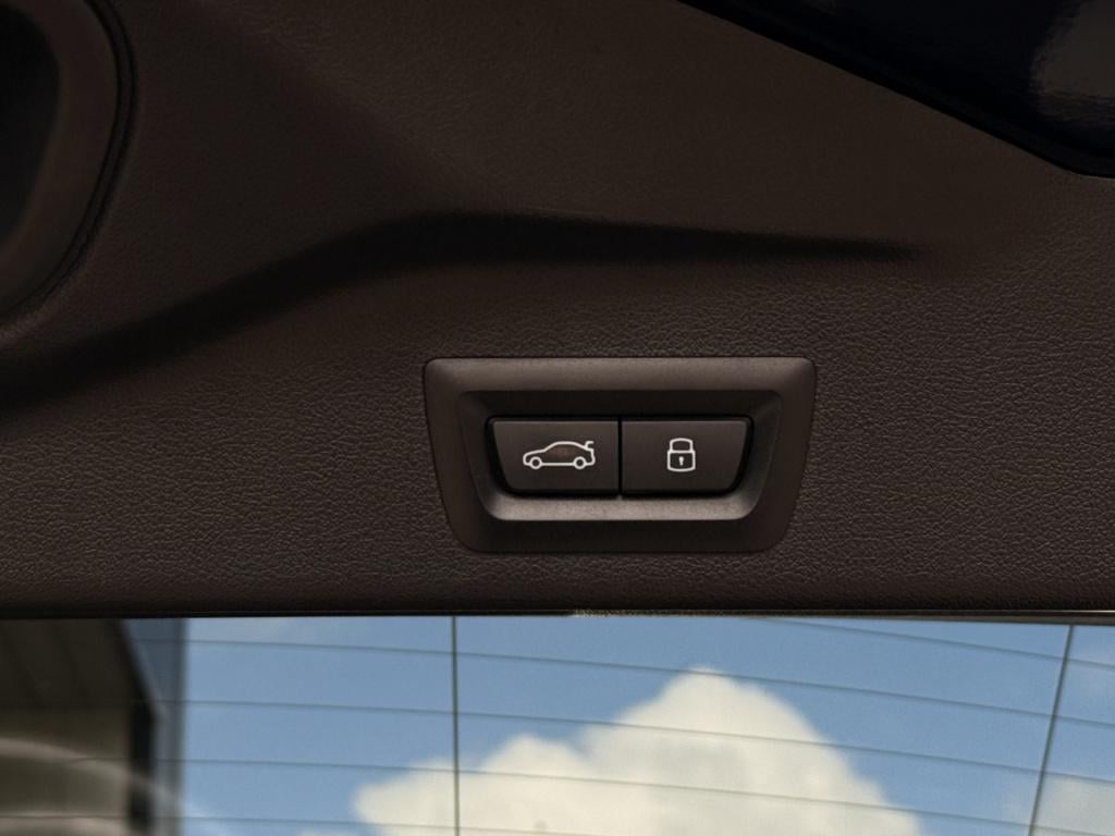 BMW X5 xdrive50e m-sport | carbon | pano | memory | stoelverwarming / verko