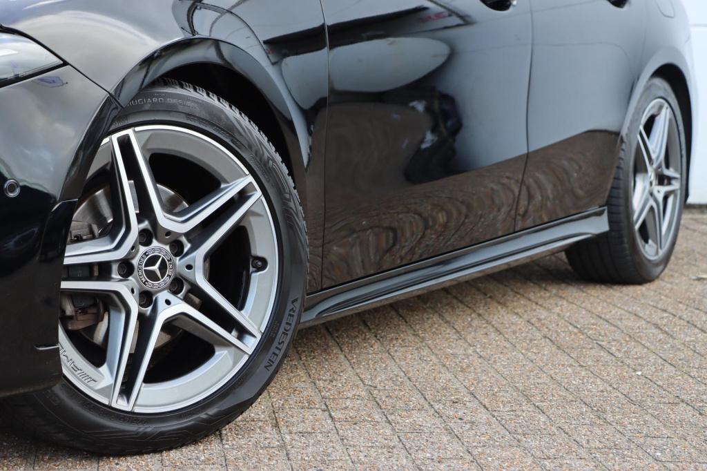 Mercedes-Benz A-Klasse 180 business solution amg 136pk automaat