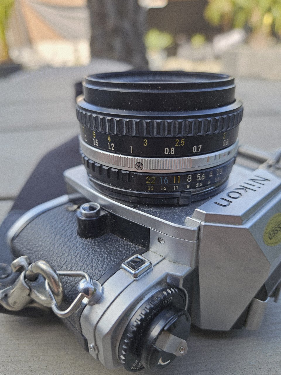Werkende Nikon FG-20, 35 mm spiegelreflexcamera met een 50 mm E lens...