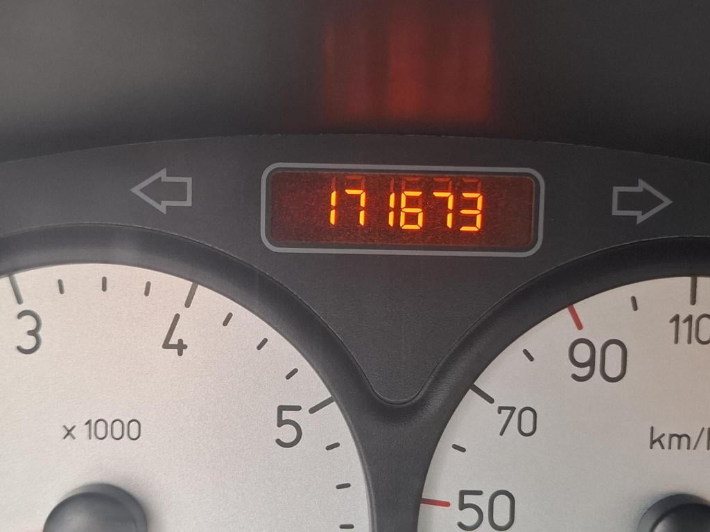 Peugeot 206 1.4i generation 5-drs airco/cruise nieuwe apk!