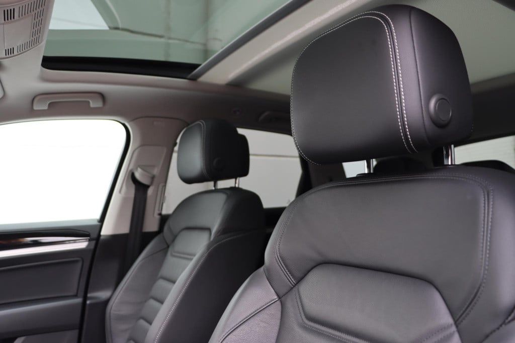 Volkswagen Touareg 3.0 tsi ehybrid 4motion elegance 380pk tiptronic