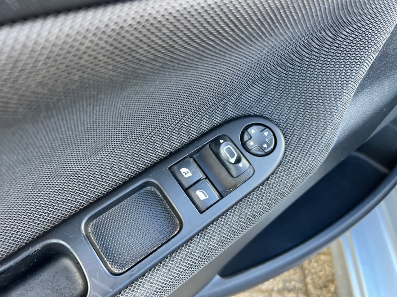 Peugeot 207 Cabrio uit 2007 met slechts 100.500 km