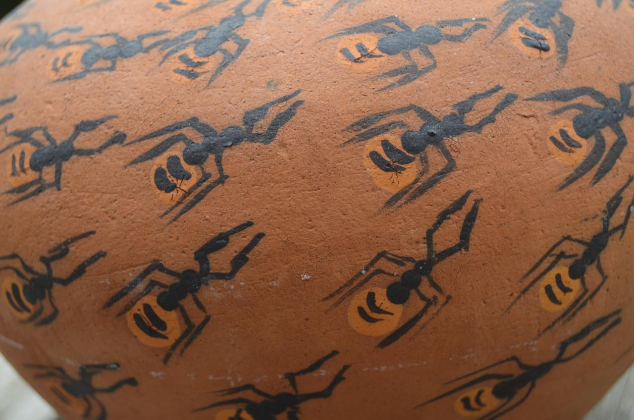 Mooie vaas/pot met Mieren! In prima staat