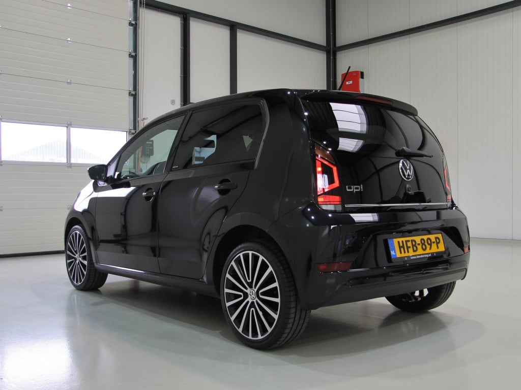 Volkswagen UP! active 5drs | private lease!
