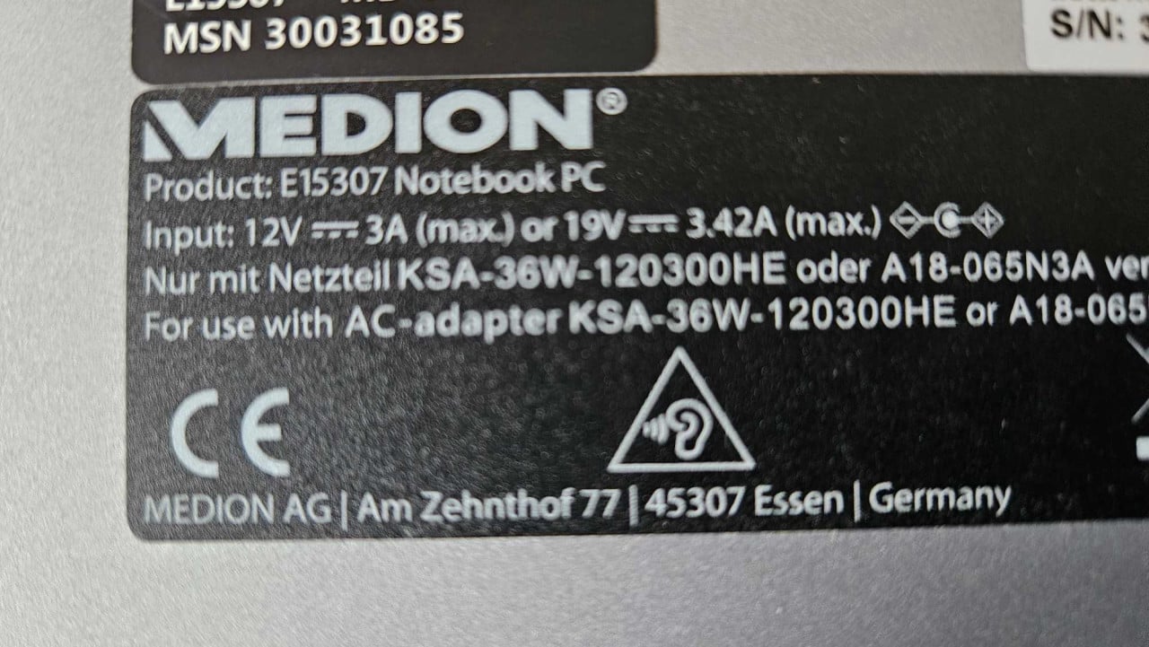 Aangeboden zo goed als nieuwe medion notebook