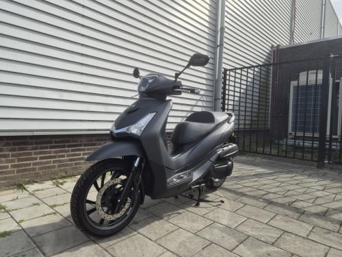 Motorscooter