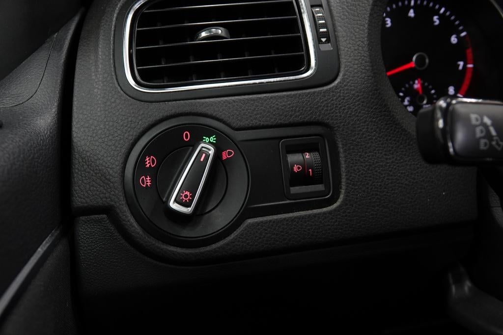 Volkswagen Polo 1.2 tsi highline | cruise | camera | bluetooth |