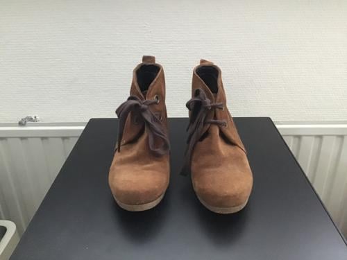 Enkellaarsjes Footnotes