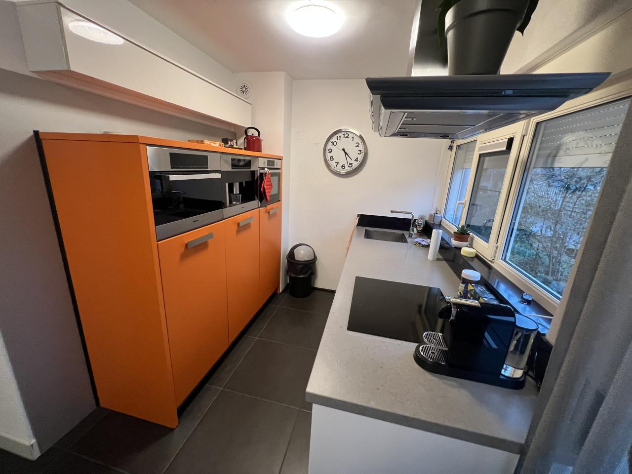 Complete keuken met Miele apparatuur (stoomoven, oven) -extra diep werkblad