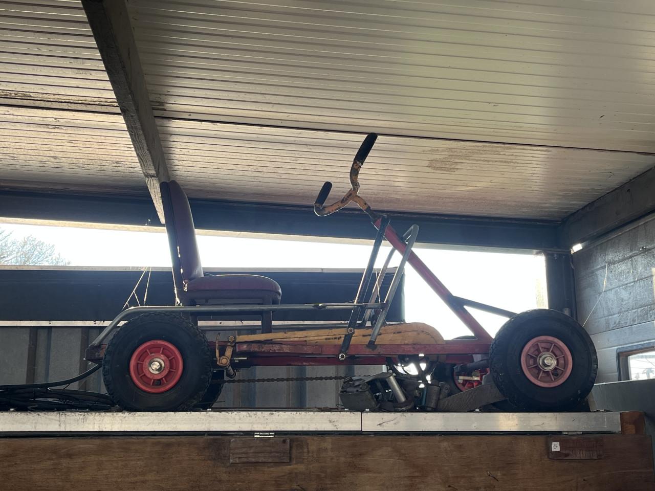 Te koop degelijke skelter met kar