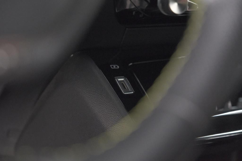 Peugeot E-2008 ev gt 50 kwh | 11 kw lader | 96,3% soh | adaptieve cruise co