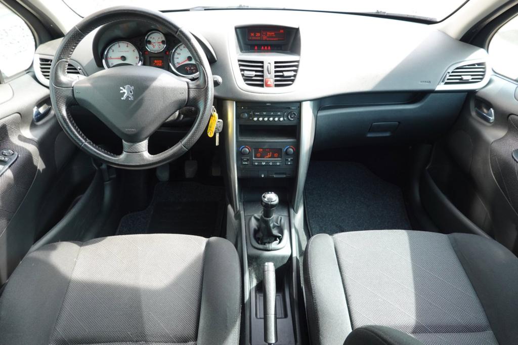 Peugeot 207 1.6 vti xs