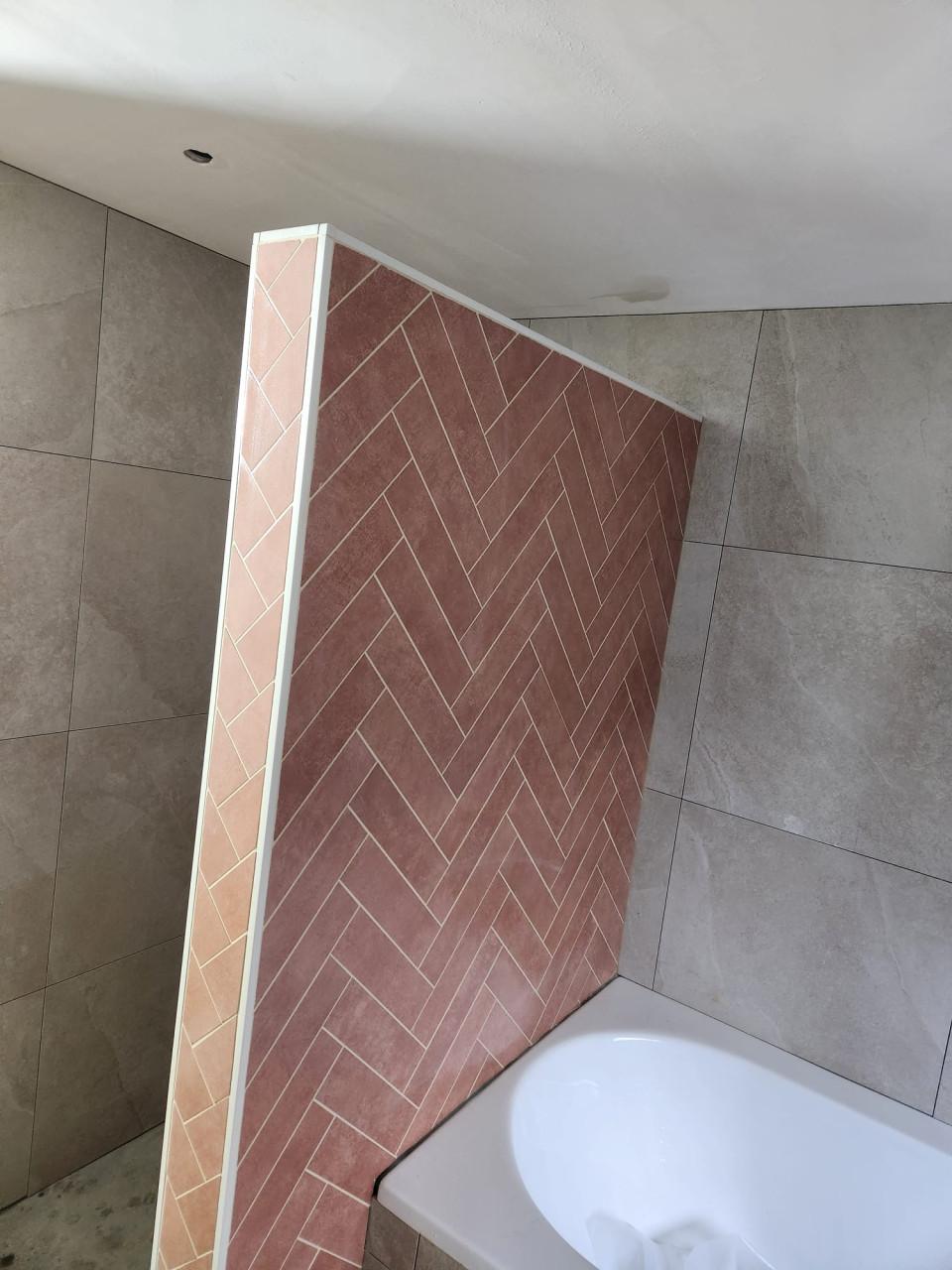 Tegelzetter nodig? Bel/app: 06 21937244 of Mail: jvbtegelzetter@gmail.com