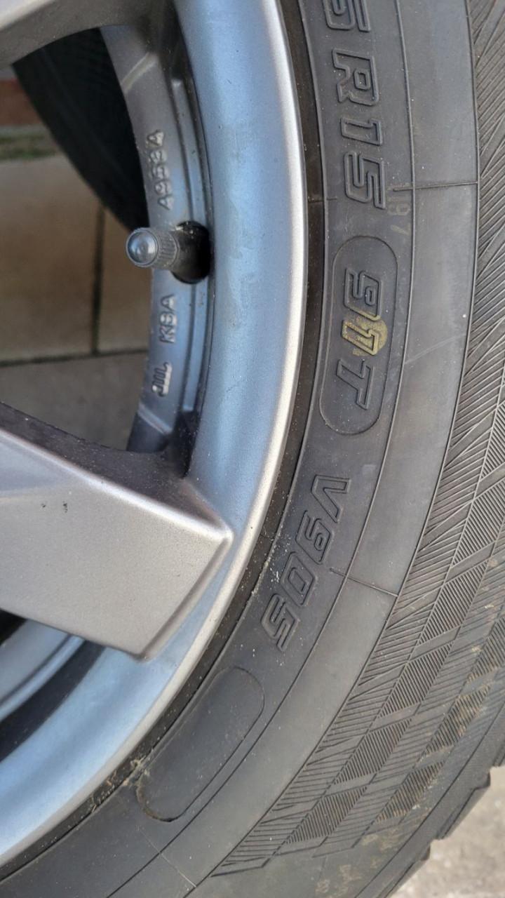 Winterbanden 15 inch op lichtmetalen velgen