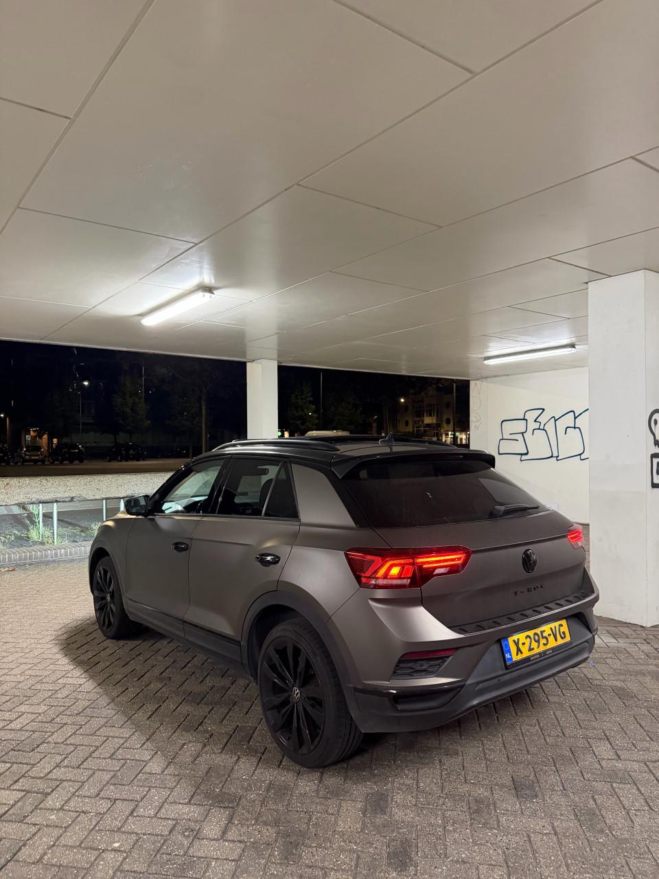Volkswagen T-Roc R line 1.5 TSI 150pk 7-DSG 2019 Grijs