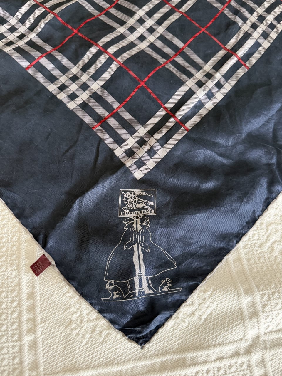 Burberry’s zijde sjaal 73x73