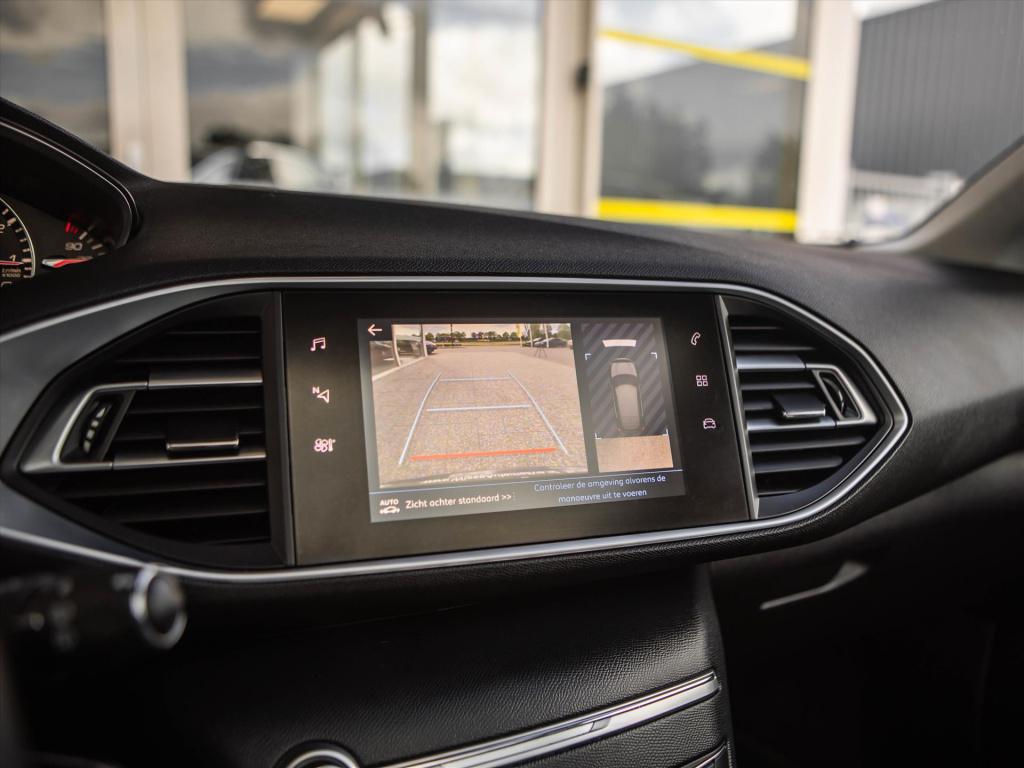 Peugeot 308 1.2 puretech 110pk blue lease premium | panoramadak | camera | 