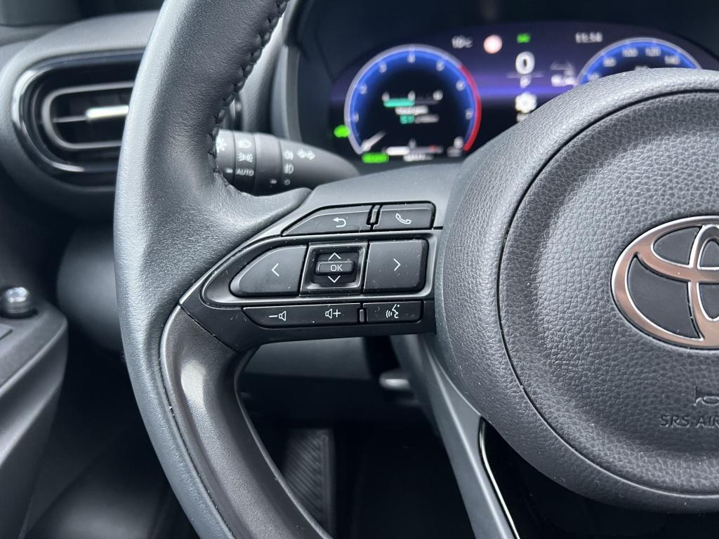 Toyota Yaris 1.5 hyb. 130 executive | trekhaak | jbl audio | half leder