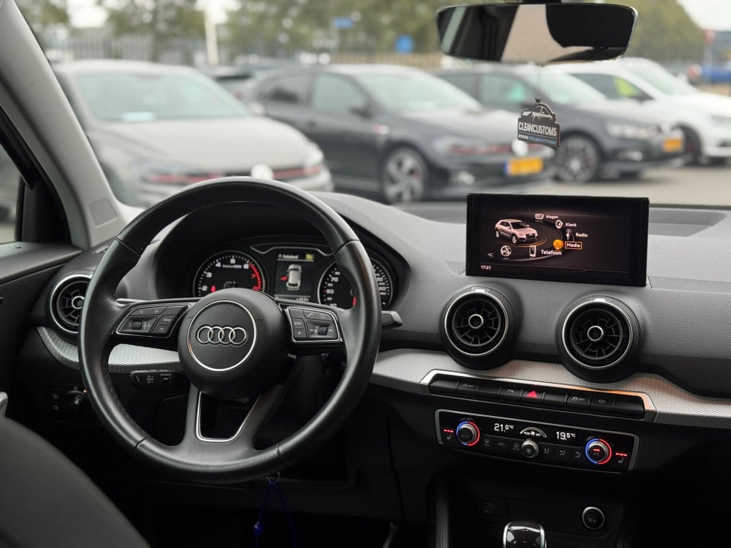 Audi Q2 35 tfsi matrix led * camera * stoelverwarming * acc * keyless