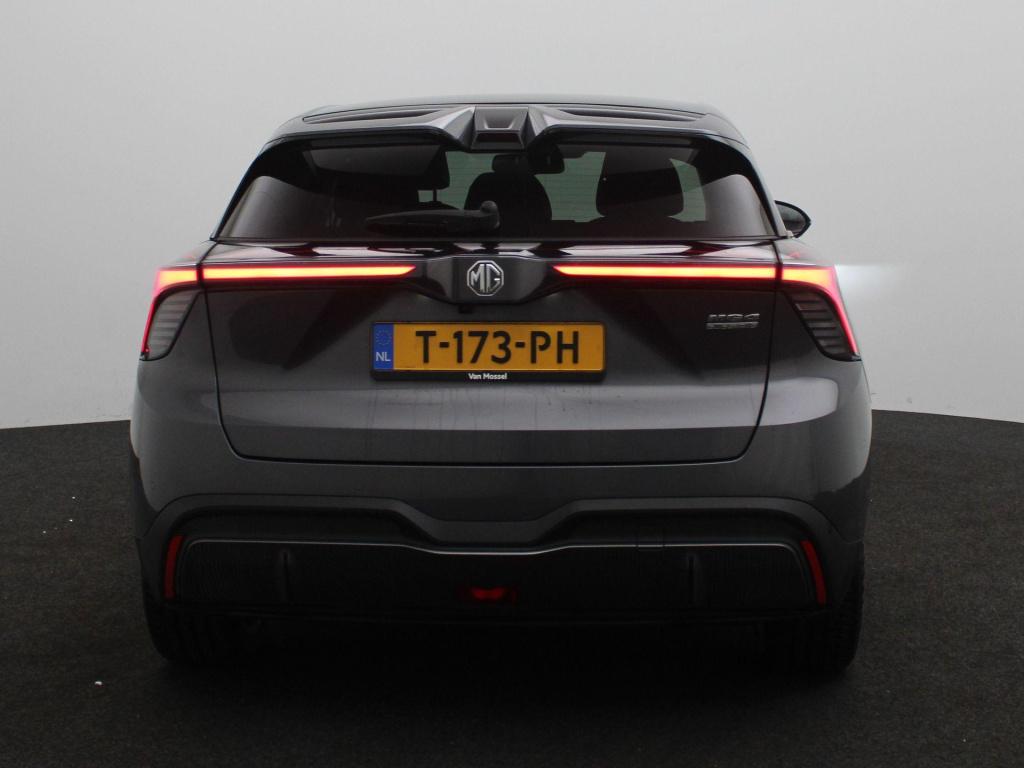 MG Mg4 long range luxury 64 kwh | carplay | stoelverwarming | stuurverwarmi