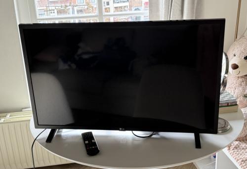 LG Smart TV 32 inch