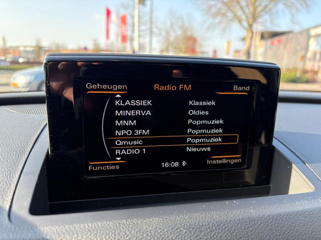 Audi Q3 1.4 tfsi cod adrenalin s-line