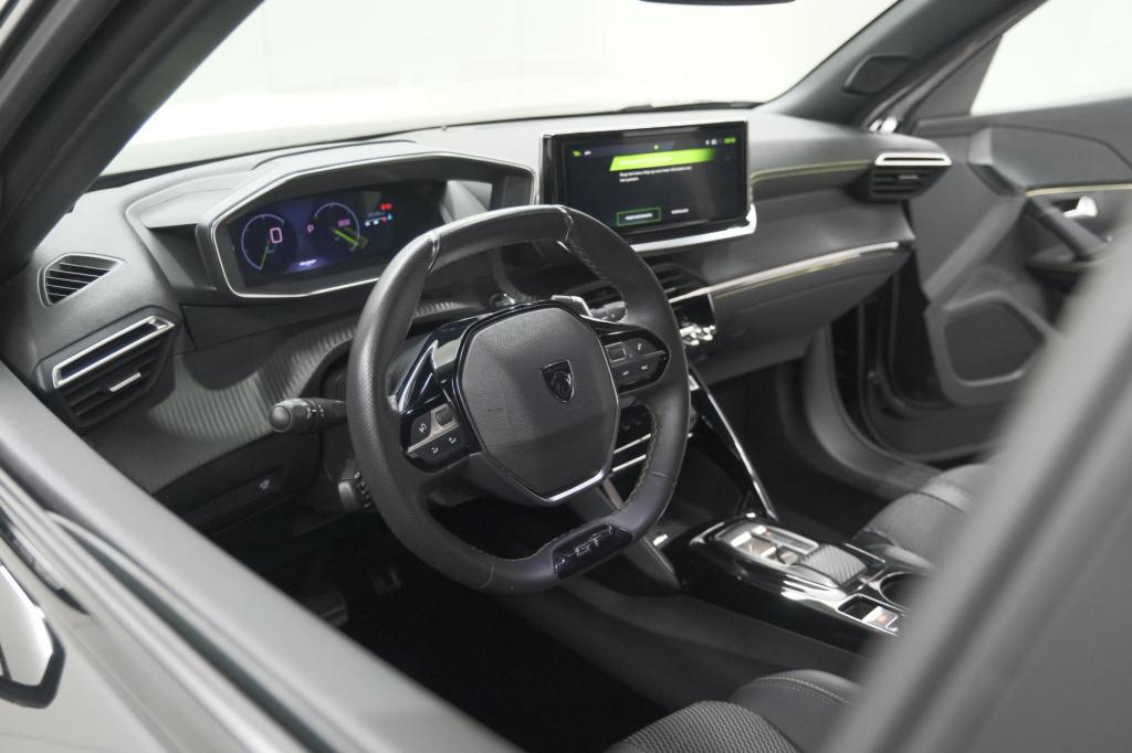 Peugeot 2008 puretech 130 eat8 gt | camera | apple carplay | parkeersensore