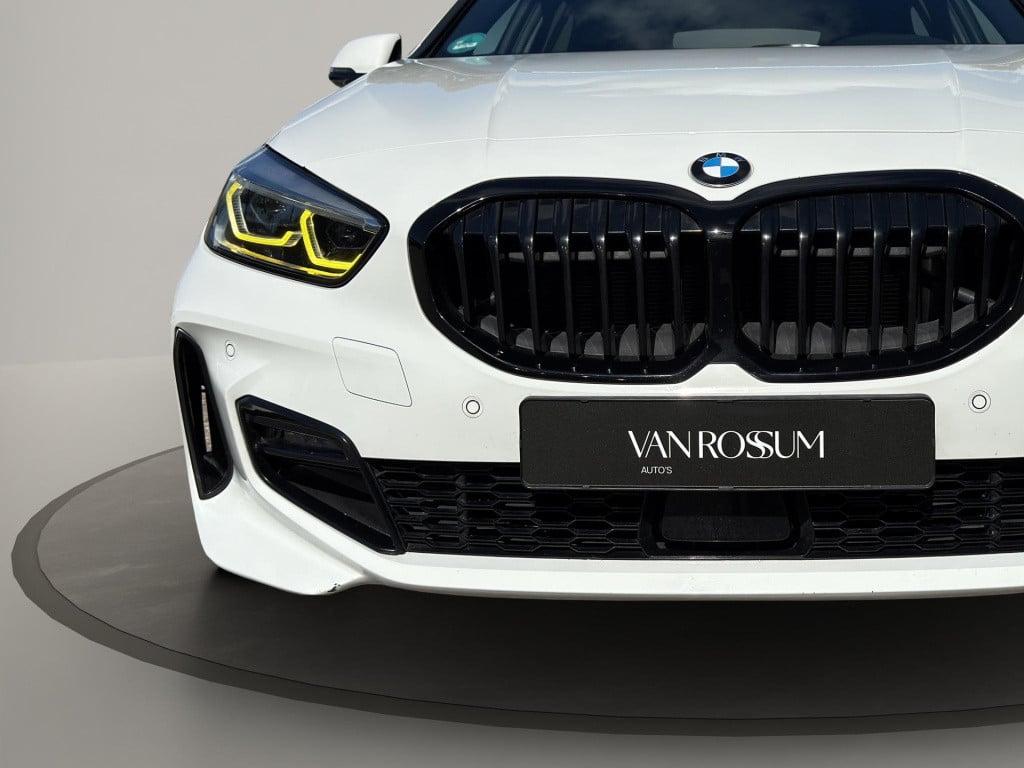 BMW 1 Serie 118i m-sport executive edition | panoramdak | alcantara | verw 