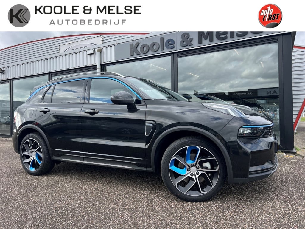 Lynk & Co 01 1.5 261pk plug in hybrid , stuurverwarming , panodak , adaptiv