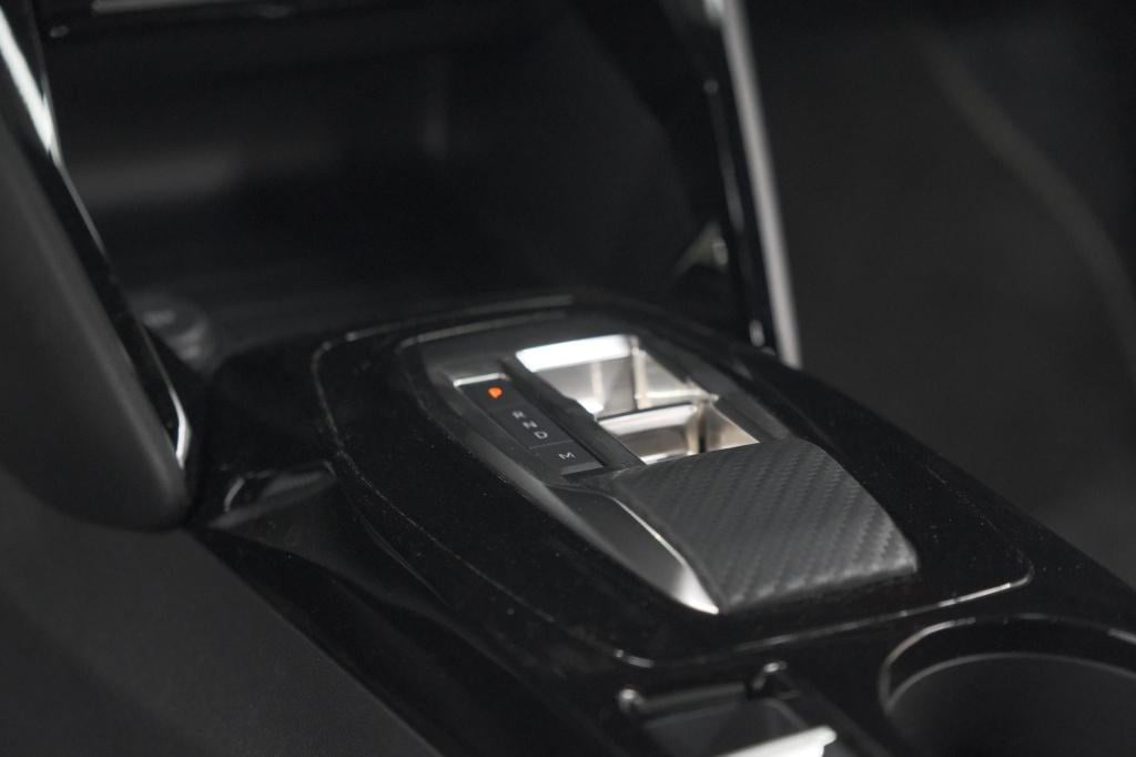 Peugeot 2008 puretech 130 eat8 gt | 360 camera | stoelmassage | adaptieve c