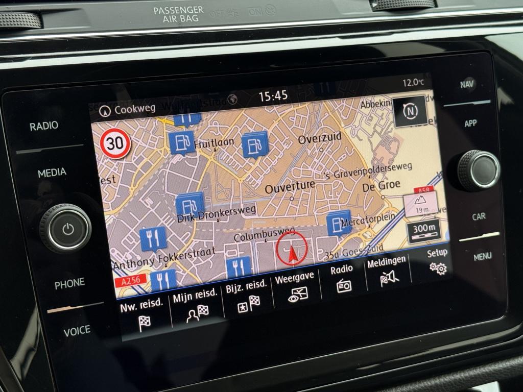 Volkswagen Touran 1.5 tsi highline business r 7p | acc | achteruitrijcamera