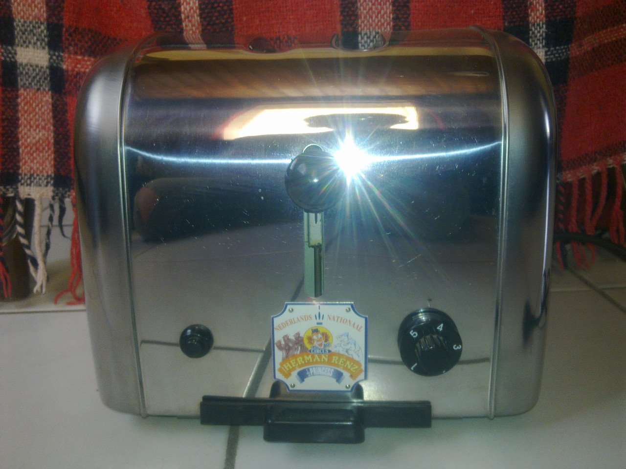 Chromen retro broodrooster