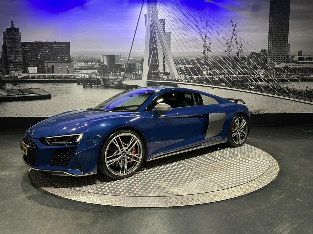 Audi R8 5.2 performance quattro 620pk *btw*b&o*keramisch*bucket seats*carbo