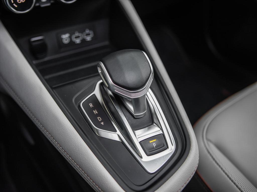 Renault Captur tce 155 initiale paris | automaat | bose | leder interieur |