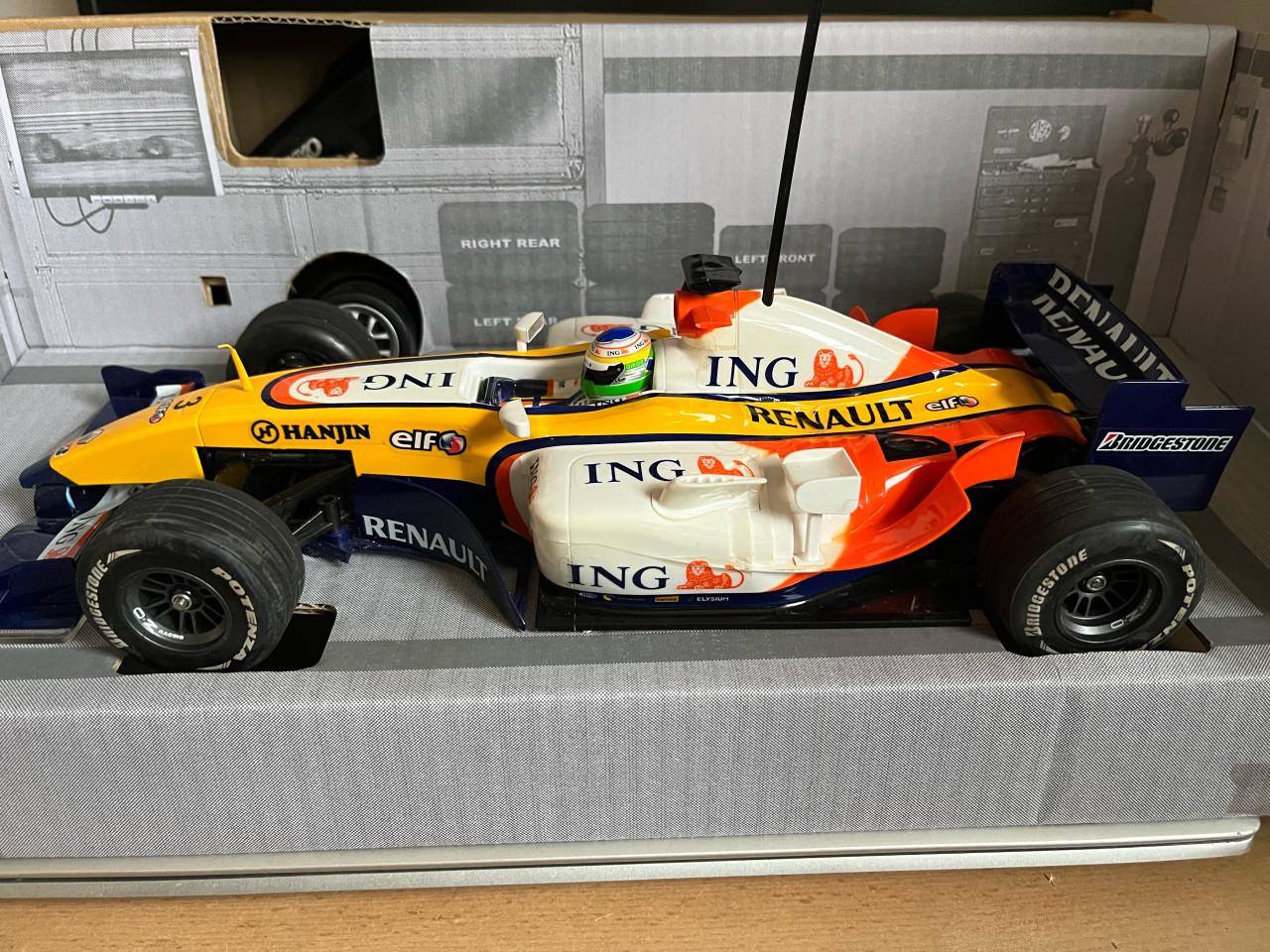 F1 wagen de F28 van Renault- collectors item  Radiografisch Schaalmodel