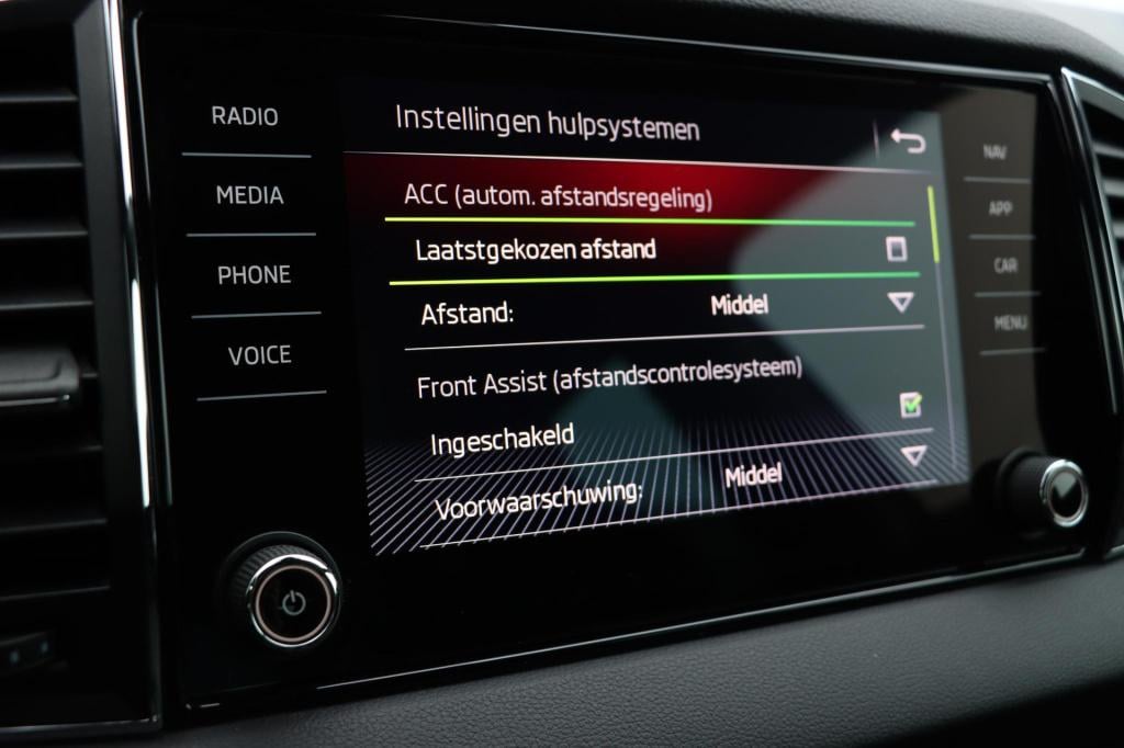 Skoda Karoq 1.5 tsi act style 150pk dsg7 | stoel voor+ achter verwarming | 