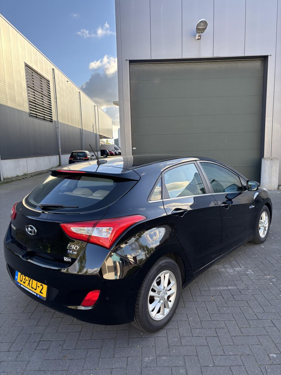 Hyundai i30 1.6 I Cvvt 5DR 2012 Zwart | NAP | NIEUWE APK!