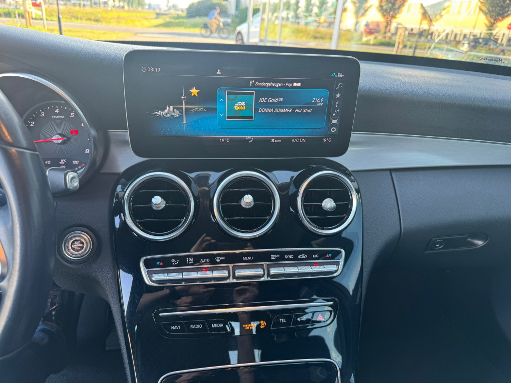 Mercedes-Benz C-Klasse 180 avantgarde automaat . trekhaak . apple-carplay