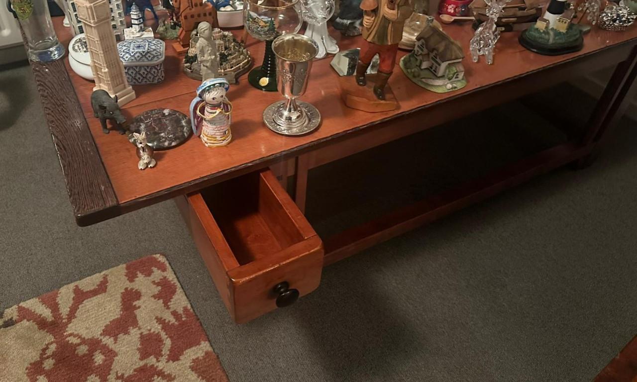 Bank, tafel en kastje in Shaker-stijl