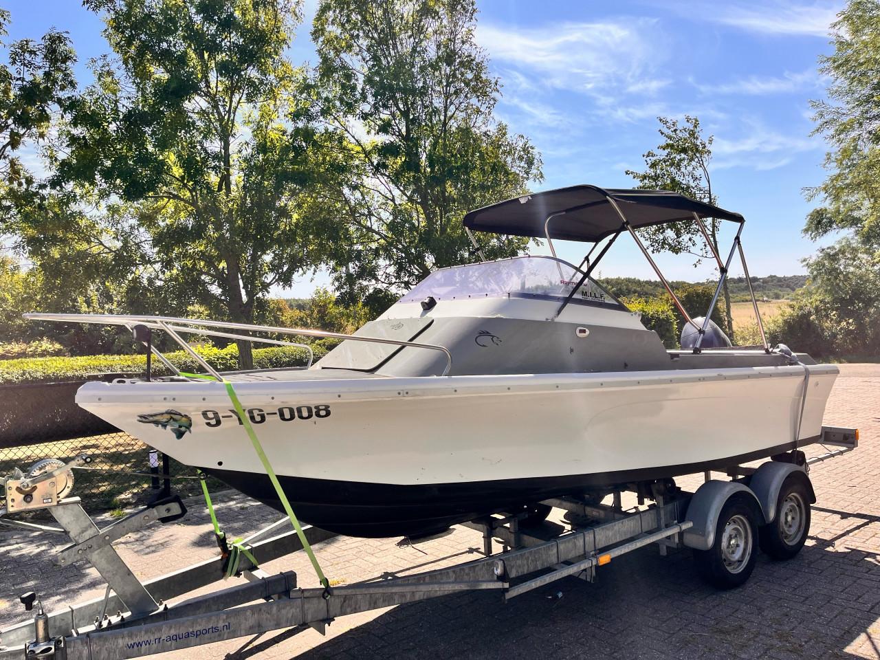 Complete en Zeer nette Jeanneau Visboot inclusief Kalf trailer!!