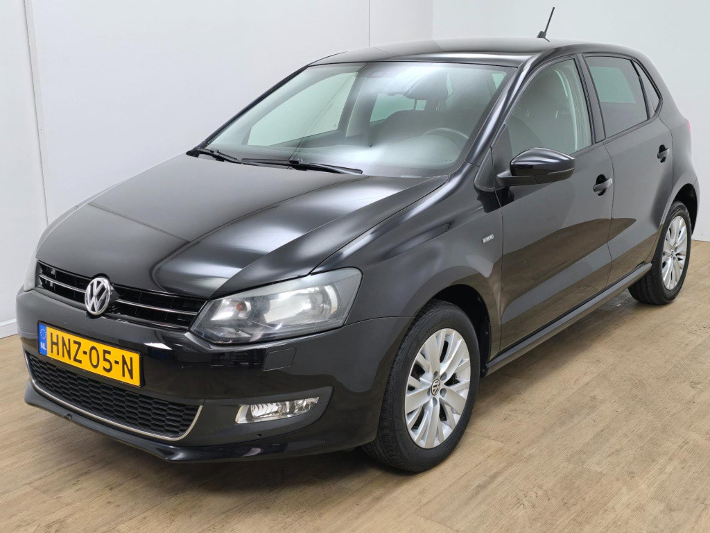 Volkswagen Polo occasion 1.2 tsi highline met parkeersensoren en 5 deurs zw