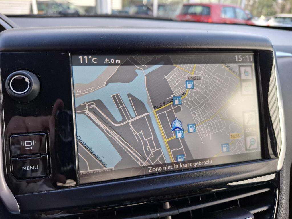 Peugeot 208 1.4 vti 95 griffe 5-drs navi/leer/clima