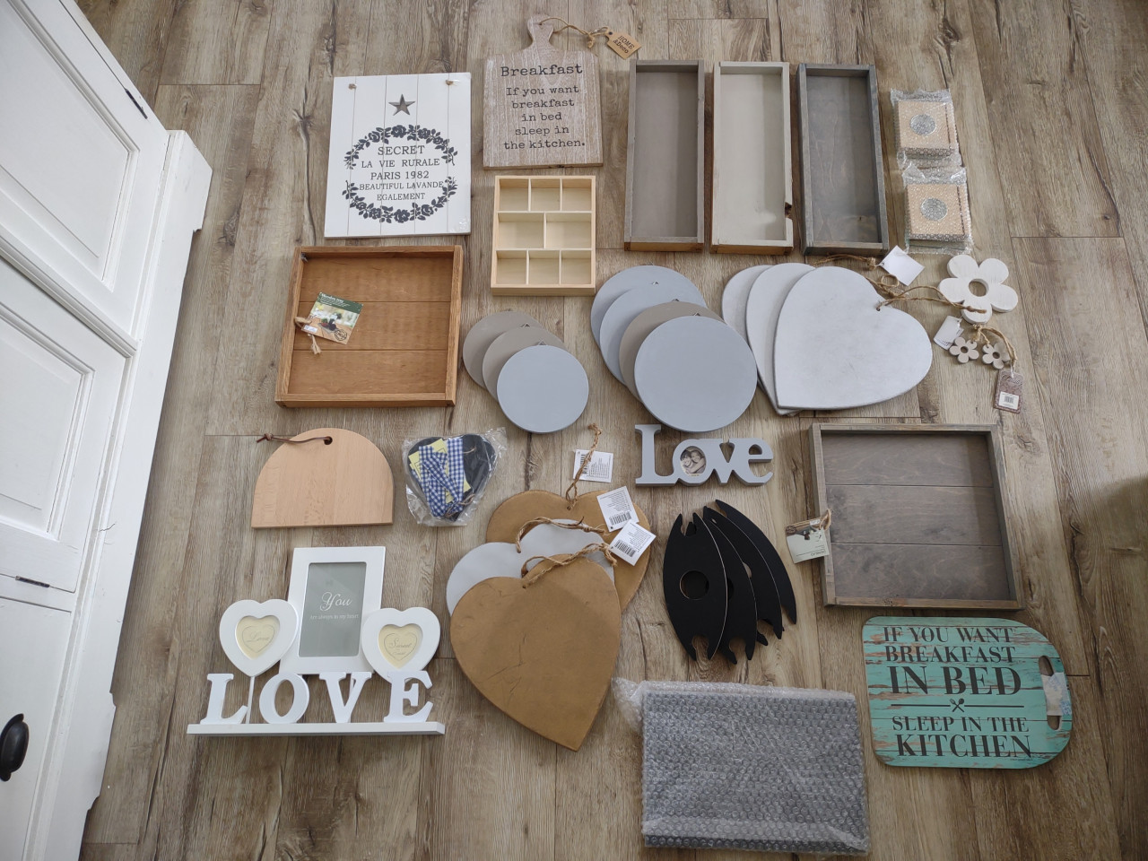 Prachtige set nieuwe houten woonaccessoires, dienblad hout.