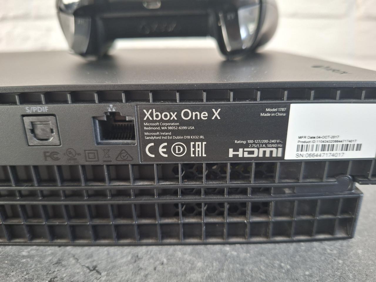 Xbox one X incl. Spellen