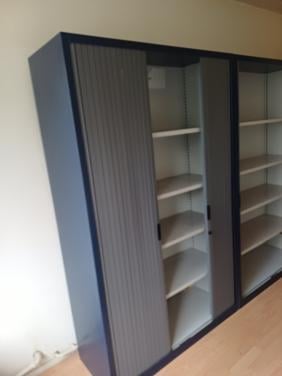 2 x roldeurkast... samen 120 euro  (Koopje)
