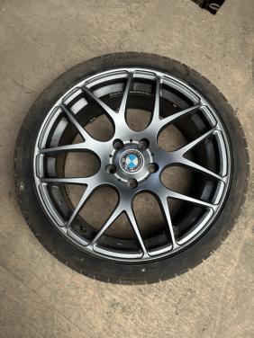 Velgen met band bmw 225/40R18