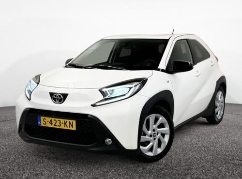 Toyota Aygo x 1.0 vvt-i s-cvt first| camera| led| climate| adap.cruise| get