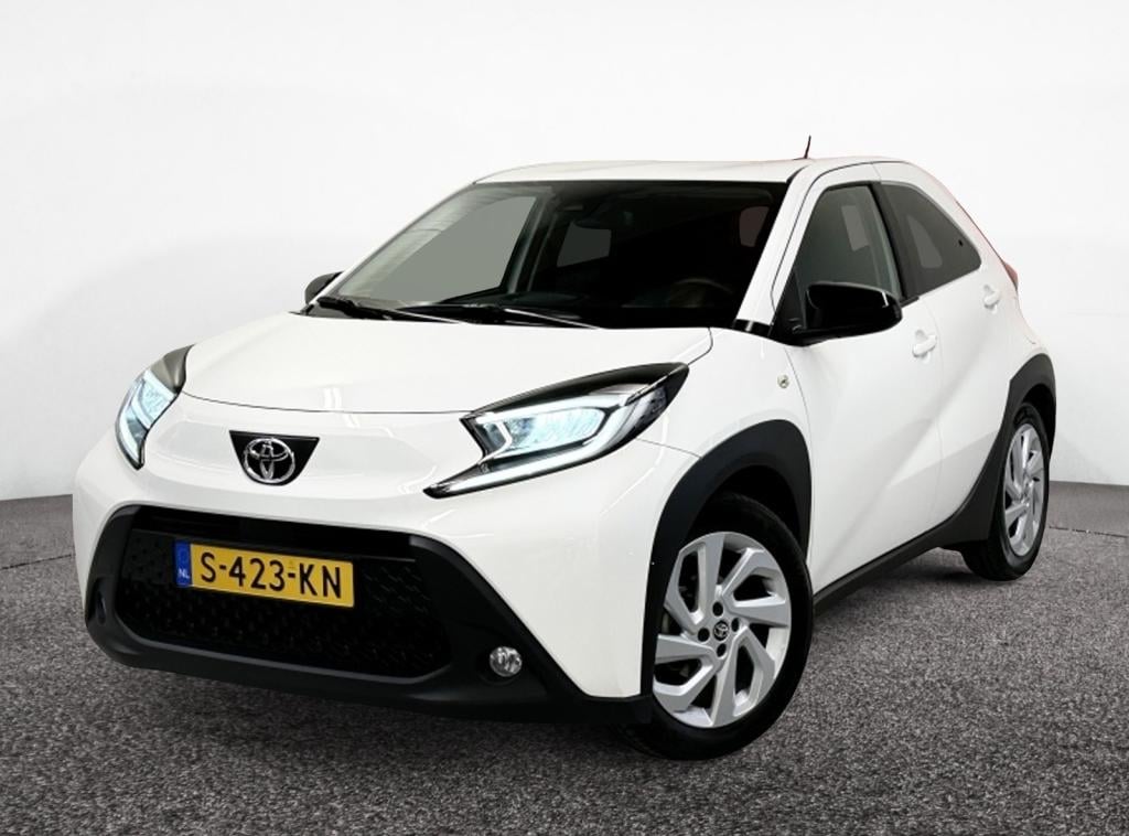 Toyota Aygo x 1.0 vvt-i s-cvt first| camera| led| climate| adap.cruise| get