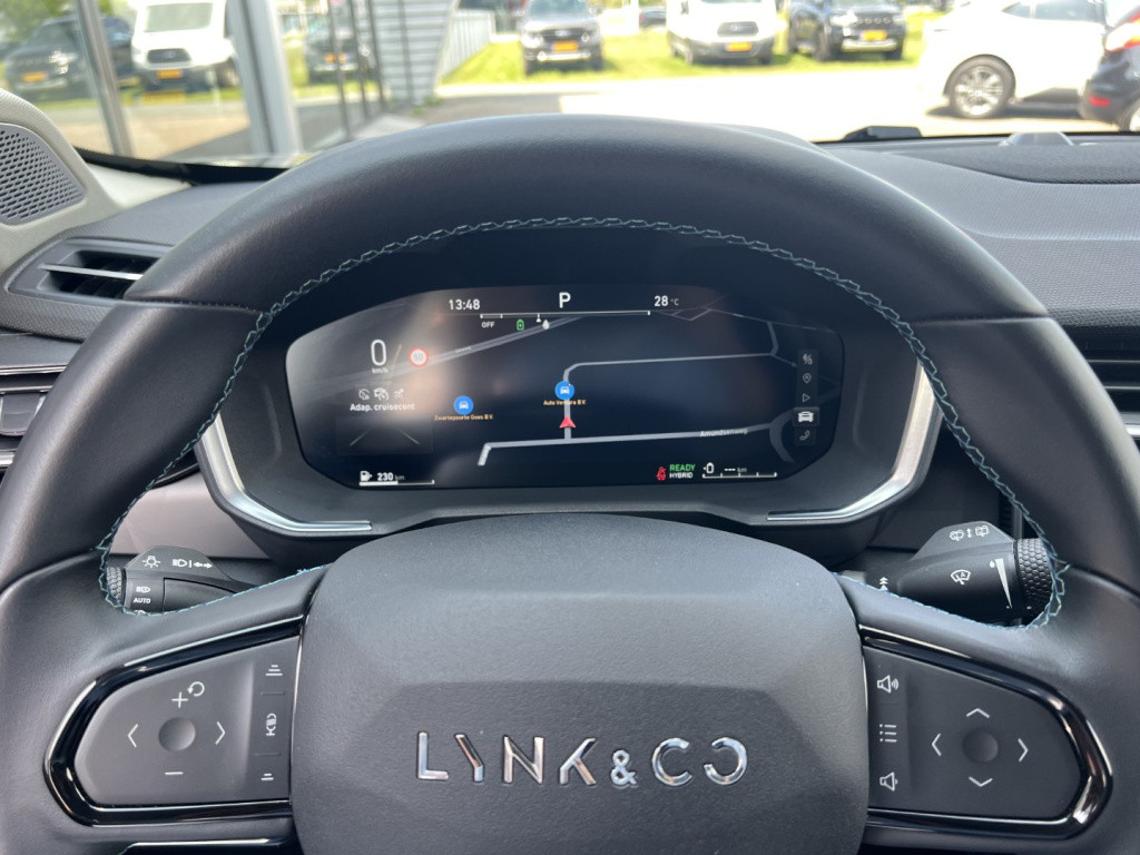 Lynk & Co 01 1.5 261pk plug in hybrid , panodak , 360 camera , adaptive cc