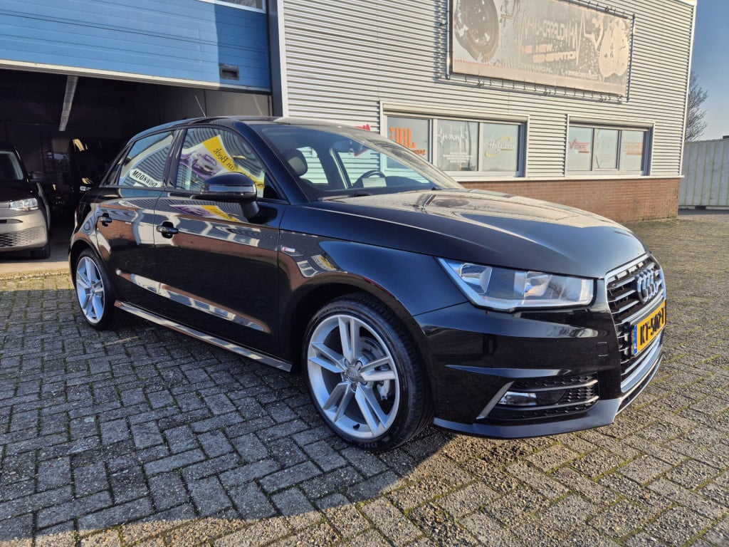 Audi A1 Sportback 1.0 tfsi adrenalin s-line